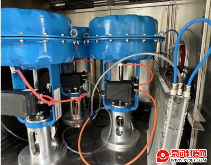 大众推出MicroLEDAR智能骑行眼镜(图1)